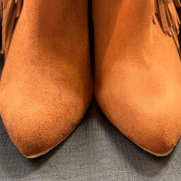 Texas Holdem like Beyoncé- Madden Girl suede booties, sz 8.5, worn 1x, like new - Picture 7 of 11